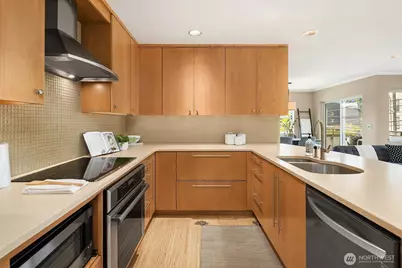 1417 Queen Anne Avenue N #212, Seattle, WA 98109 - Photo 11