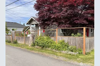 1022 Rockefeller Avenue, Everett, WA 98201 - Photo 3