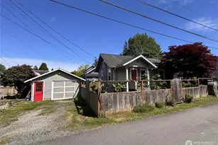 1022 Rockefeller Ave, Everett, WA 98201 - Photo 1