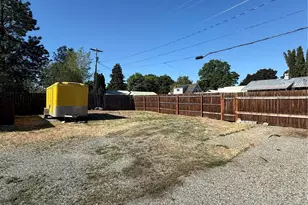 402 S Main St, Omak, WA 98841 - Photo 35