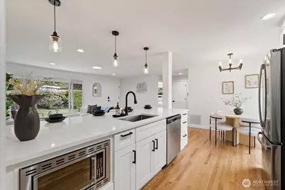 2701 NE 110th Street #A, Seattle, WA 98125 - Photo 13