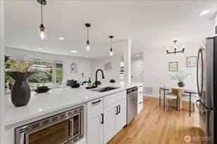 2701 NE 110th St, Seattle, WA 98125 - Photo 13