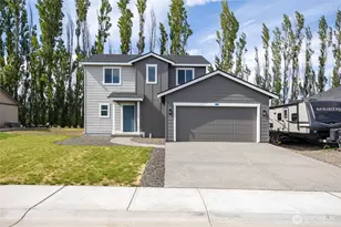 611 N Oak St, Tieton, WA 98947 - Photo 1