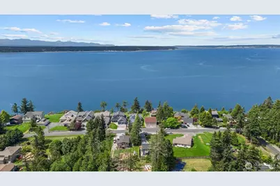 35 Edgewater Drive, Camano Island, WA 98282 - Photo 3