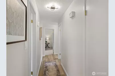 944 165th Avenue SE, Bellevue, WA 98008 - Photo 15