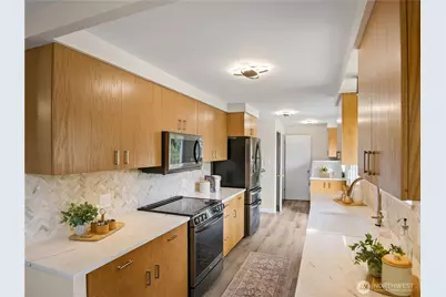 944 165th Avenue SE, Bellevue, WA 98008 - Photo 9