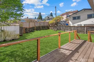 7915 S Lakeridge Dr, Seattle, WA 98178 - Photo 25