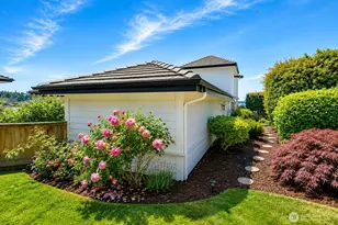 41 Leschi Dr, Steilacoom, WA 98388 - Photo 33