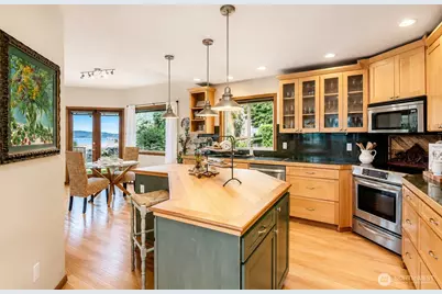 41 Leschi Drive, Steilacoom, WA 98388 - Photo 11