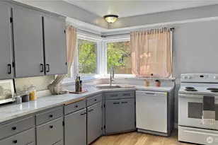 1715 S 40th St, Tacoma, WA 98418 - Photo 5