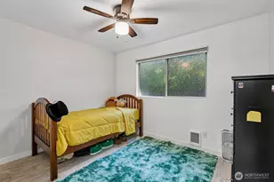 12543 NE 23rd Pl, Bellevue, WA 98005 - Photo 17
