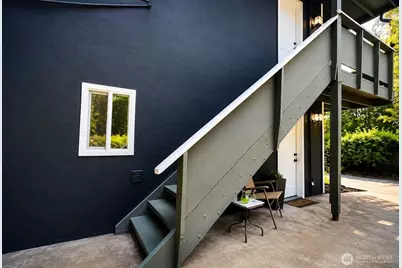 10417 Aqua Way S, Seattle, WA 98168 - Photo 3