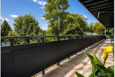 10417 Aqua Way S, Seattle, WA 98168 - Photo 5