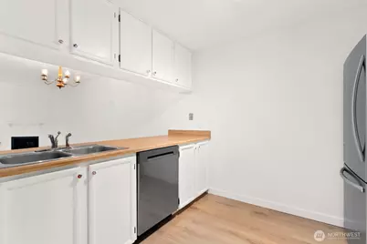 10501 8th Avenue NE #126, Seattle, WA 98125 - Photo 19