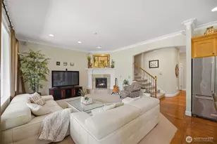 726 S 38th Ct, Renton, WA 98055 - Photo 9
