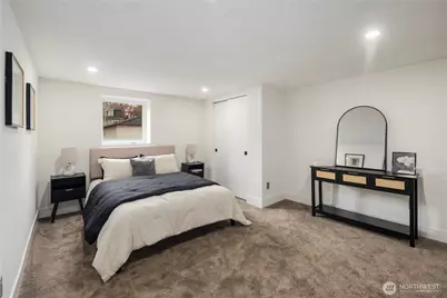5520 Brooklyn Avenue NE, Seattle, WA 98105 - Photo 17