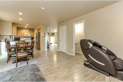 9506 10th Street E, Tacoma, WA 98445 - Photo 11