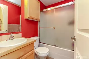 1924 S 240th St, Des Moines, WA 98198 - Photo 29