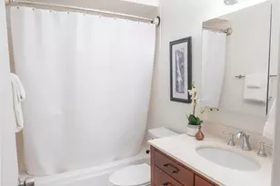 2562 Thorndyke Ave W, Seattle, WA 98199 - Photo 15