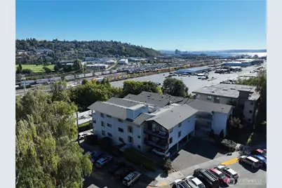 2562 Thorndyke Avenue W #405, Seattle, WA 98199 - Photo 19