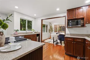 21633 NE 29th St, Sammamish, WA 98074 - Photo 9