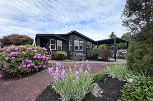 298 Holly Dr, Enumclaw, WA 98022 - Photo 1
