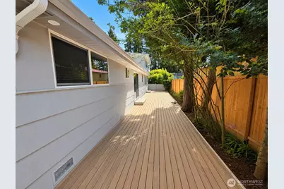 19001 Wallingford Ave N, Shoreline, WA 98133 - Photo 27