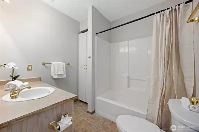 2307 W Woodin Avenue #1E, Chelan, WA 98816 - Photo 7