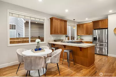 914 272nd Place SE, Sammamish, WA 98075 - Photo 9