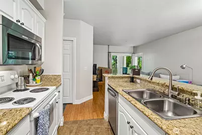 801 Rainier Avenue N #B309, Renton, WA 98057 - Photo 9