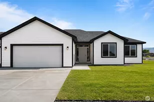 301 Poplar St NE, Royal City, WA 99357 - Photo 1