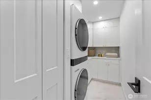 4011 SW Maryland Pl, Seattle, WA 98116 - Photo 23