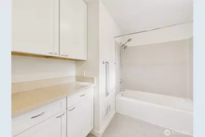 6351 Lake Avenue SW, Lakewood, WA 98499 - Photo 29