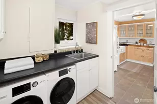 2580 5th Ave W, Seattle, WA 98119 - Photo 7