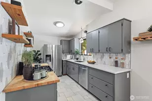 3544 NE 113th St, Seattle, WA 98125 - Photo 11