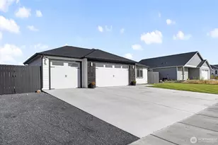 909 NE 5th Ave, Ephrata, WA 98823 - Photo 3