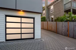 1516 Bigelow Ave N, Seattle, WA 98109 - Photo 25