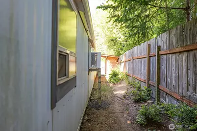2106 Kent Avenue W, Bremerton, WA 98312 - Photo 25