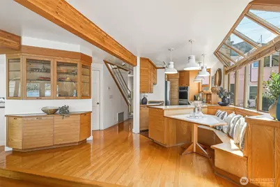 10 E Roanoke Street #8, Seattle, WA 98102 - Photo 9