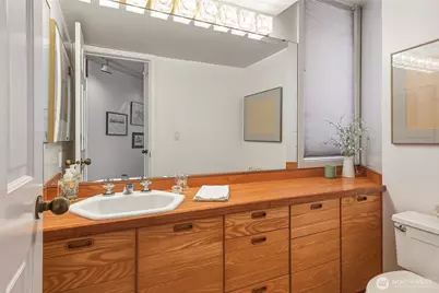 10 E Roanoke Street #8, Seattle, WA 98102 - Photo 11