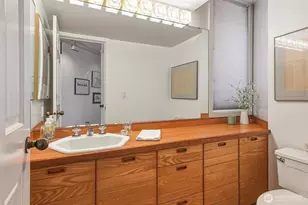 10 E Roanoke St, Seattle, WA 98102 - Photo 11