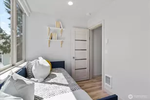 3953 1st Ave NE, Seattle, WA 98105 - Photo 13