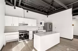 5819 Phinney Ave N, Seattle, WA 98103 - Photo 17