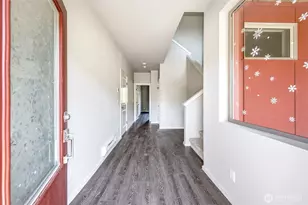 1066 SW 99th Pl, Seattle, WA 98106 - Photo 5
