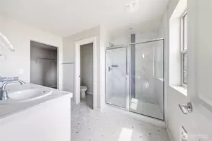 1066 SW 99th Pl, Seattle, WA 98106 - Photo 15