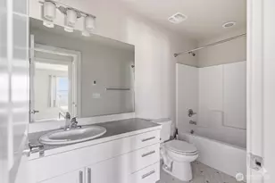 1066 SW 99th Pl, Seattle, WA 98106 - Photo 9