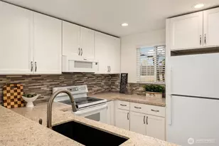 15600 116th Ave NE, Bothell, WA 98011 - Photo 7