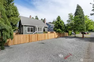 11556 17th Ave NE, Seattle, WA 98125 - Photo 3