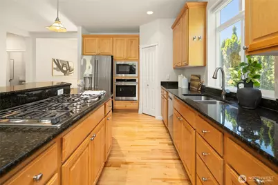 2496 33rd Avenue NE, Issaquah, WA 98029 - Photo 5
