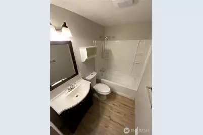 621 Brookdale Road E, Tacoma, WA 98445 - Photo 9